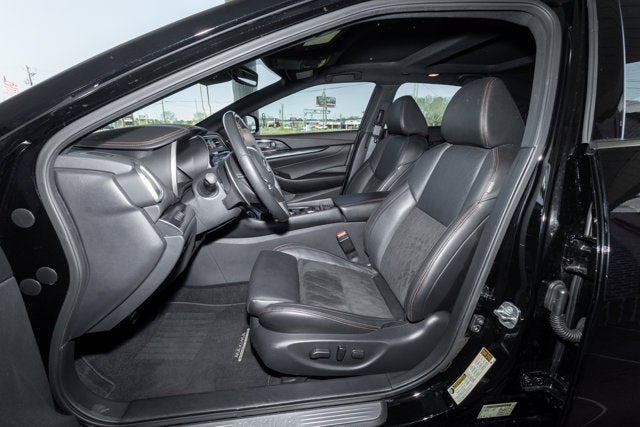 2023 Nissan Maxima SR