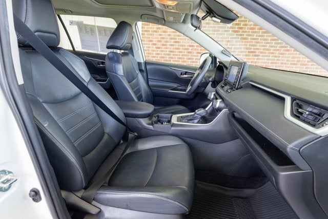 2020 Toyota RAV4 XLE Premium